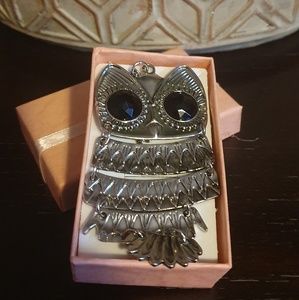NWOT Adorable Owl necklace